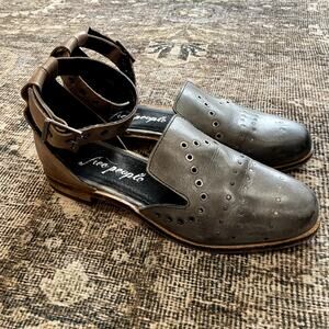 FREE PEOPLE Castoni Studded Loafer Flat Leather Dark Gray Tan Women's Size 38